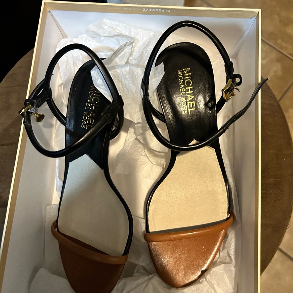 Michael Kors Women's Black and Tan heals